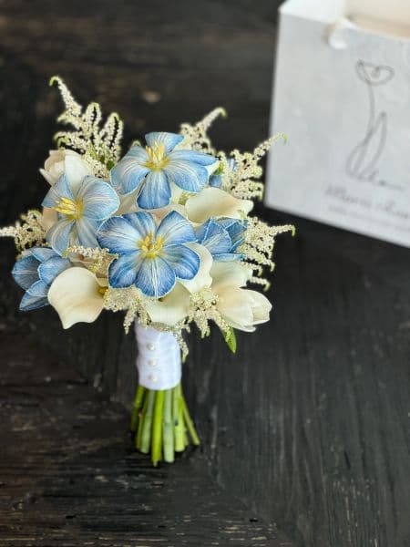 Hand-Tied Bouquet