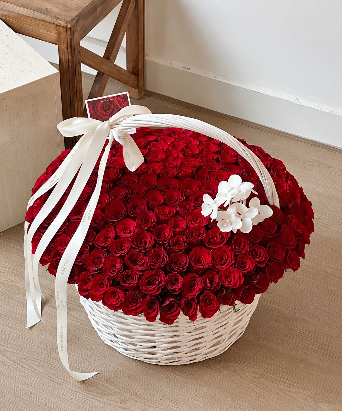 199 Ecuadorian Red Roses (Without Balloons)