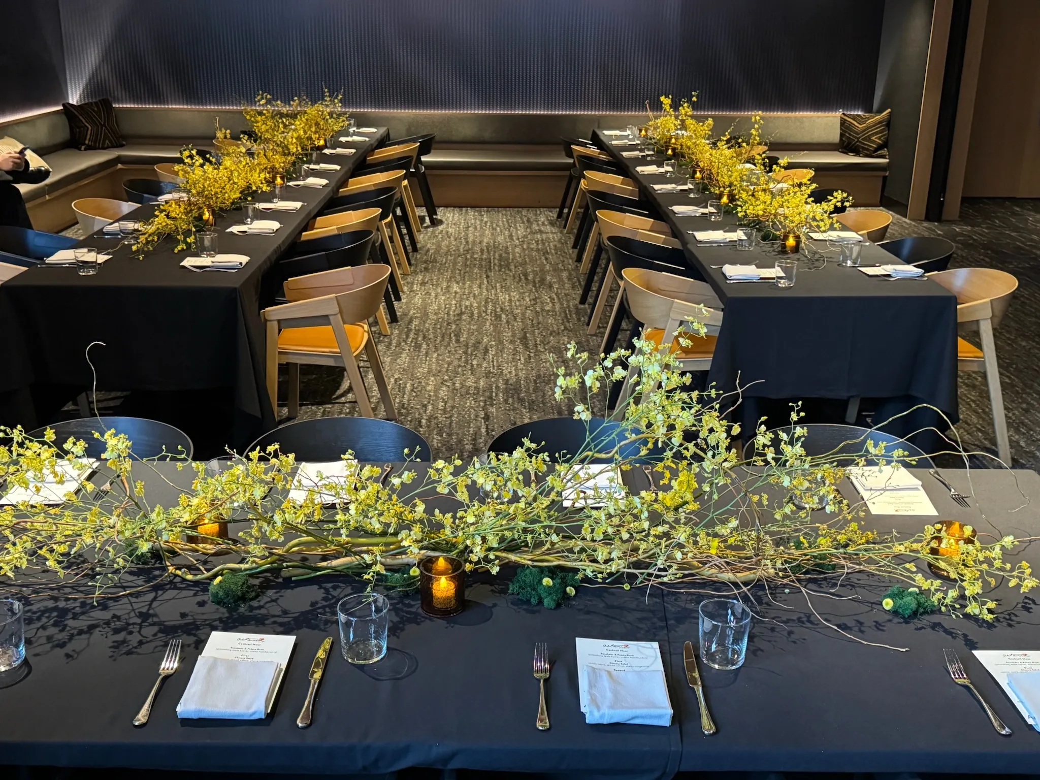 Musk Mother's Evening Dinner Flower Arrangement（Communicate the specific plan with customer service）
