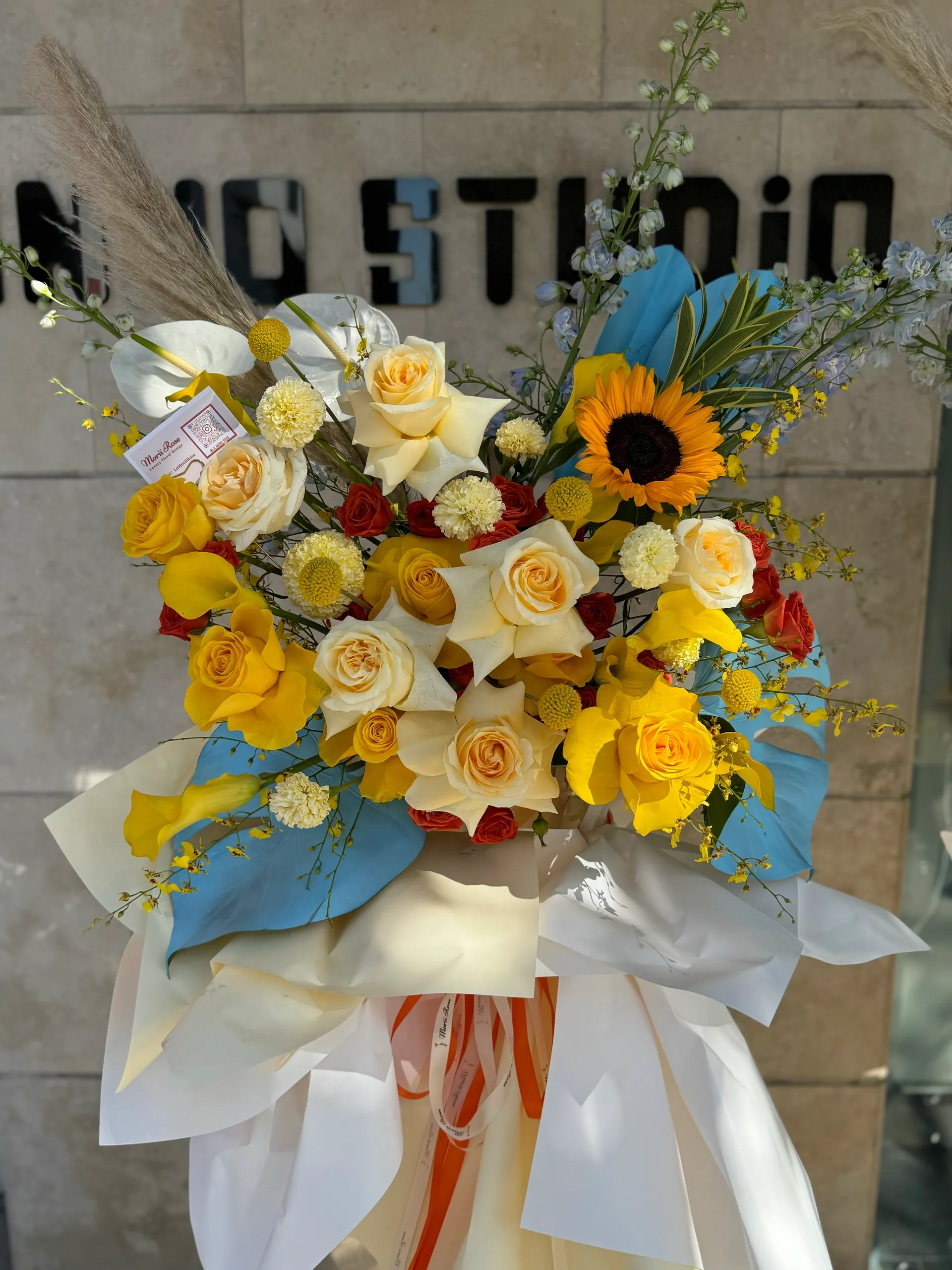 Heytea Yellow and Orange Color Scheme Grand Opening Flower Basket