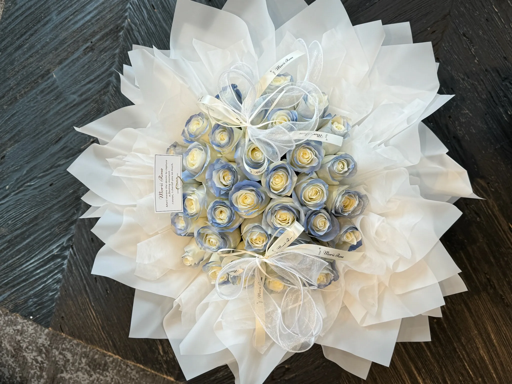 33 Lunar Blue Roses