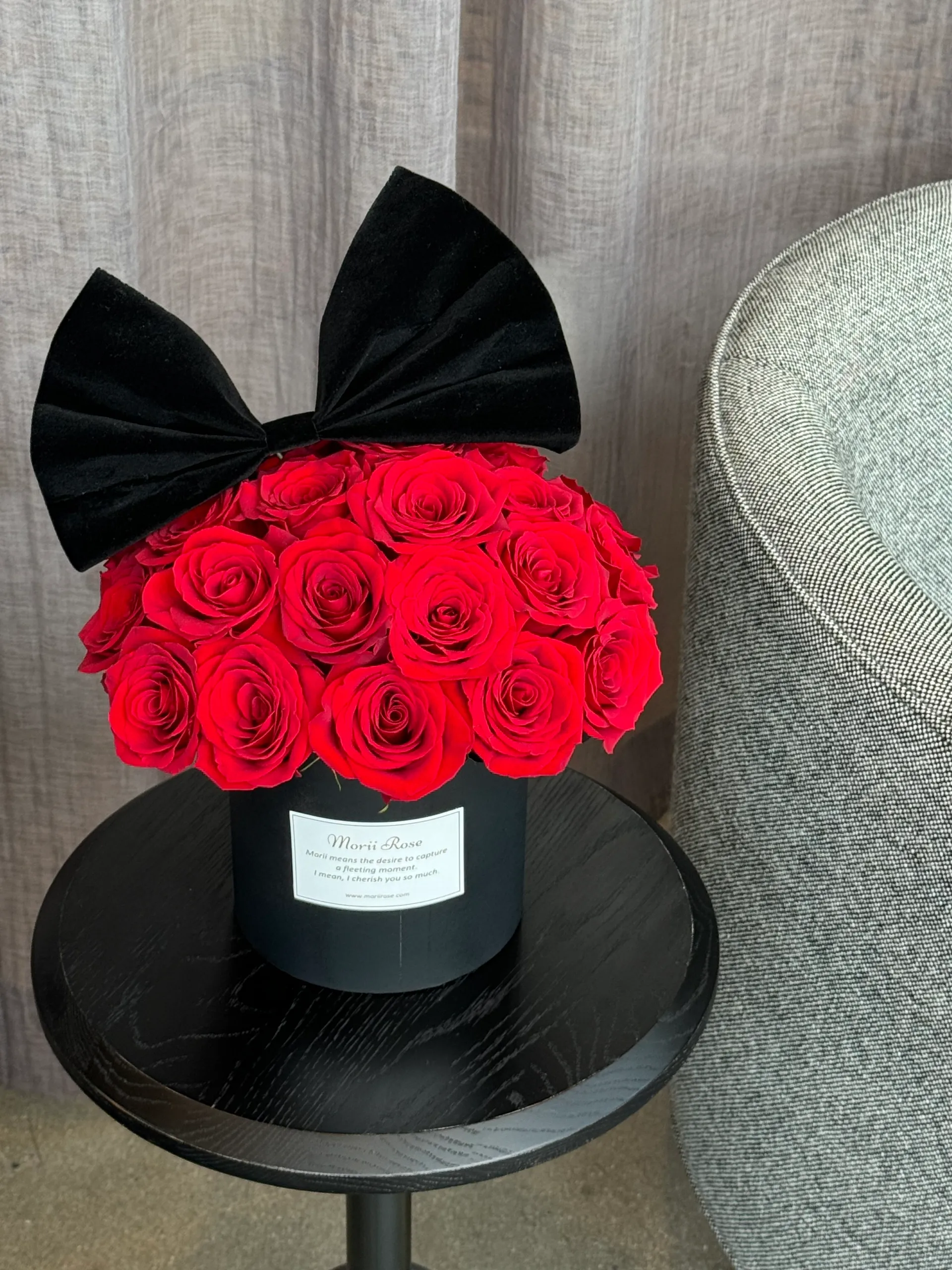 Ecuadorian Imported Rose Bow Hug Bucket