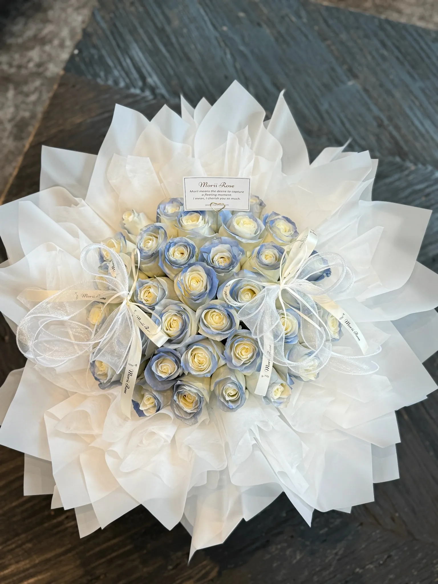 33 Lunar Blue Roses