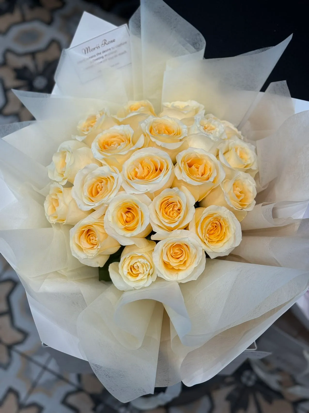 25 Yellow Roses-De la creme