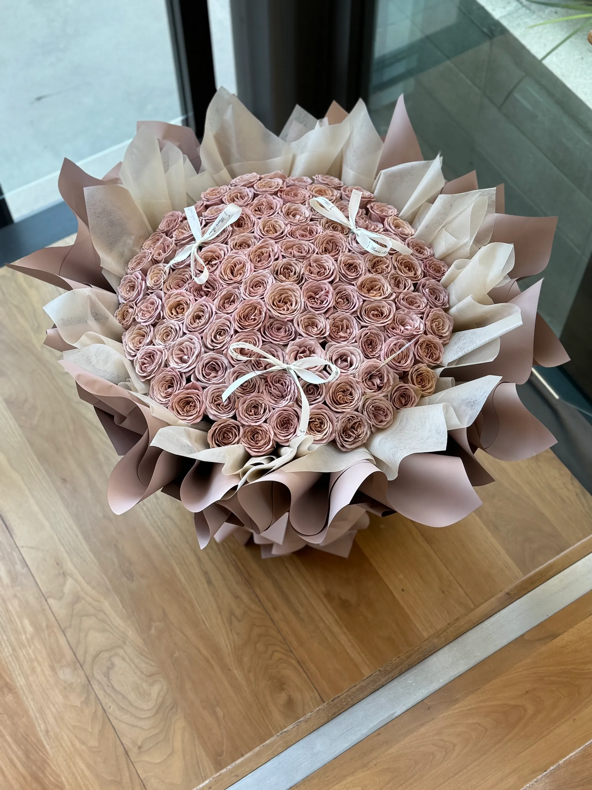 99 Cappuccino Roses - Brown