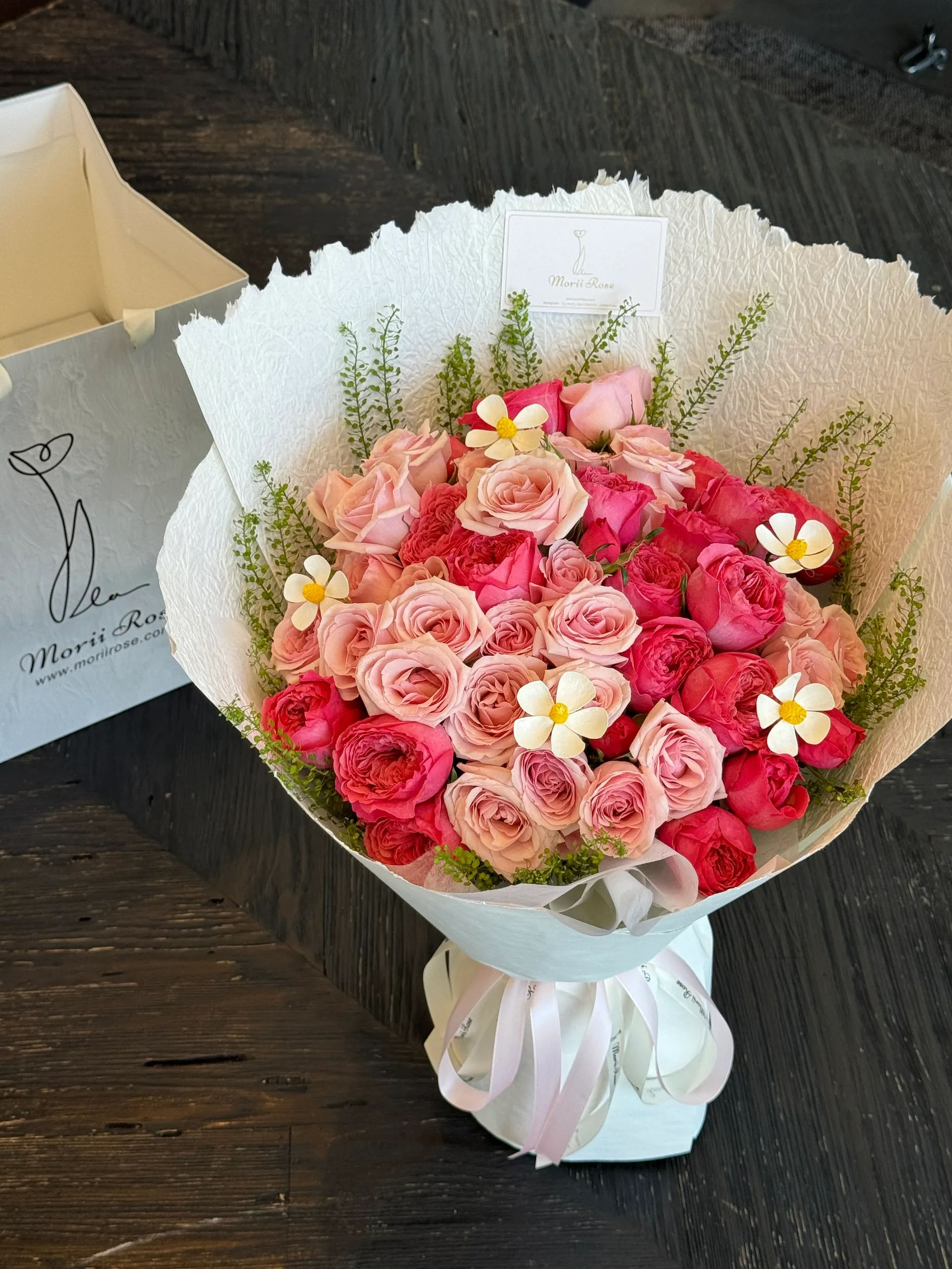 Freud Spray Roses &Pink O'hara
