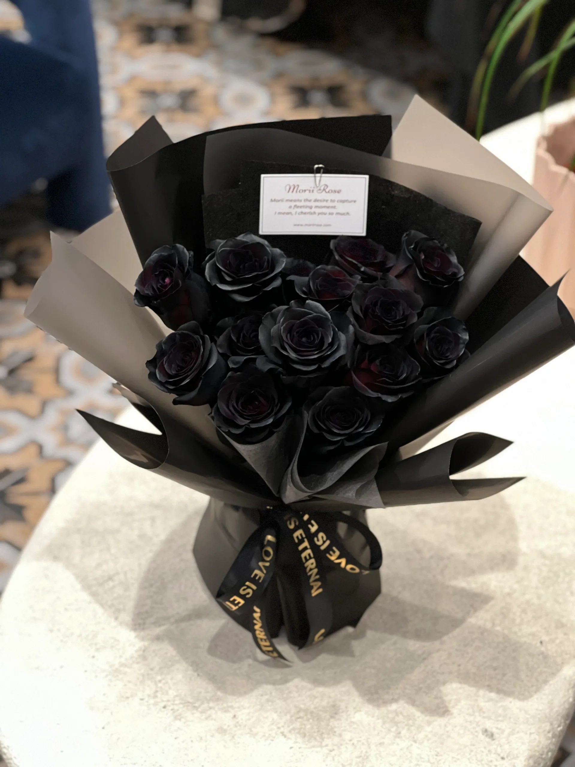 15 Ecuador Imports Black Roses